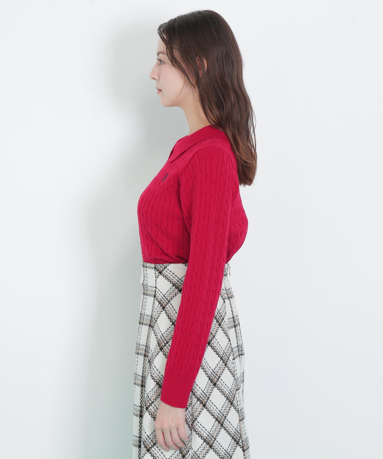 レイヤード衿ケーブルニット