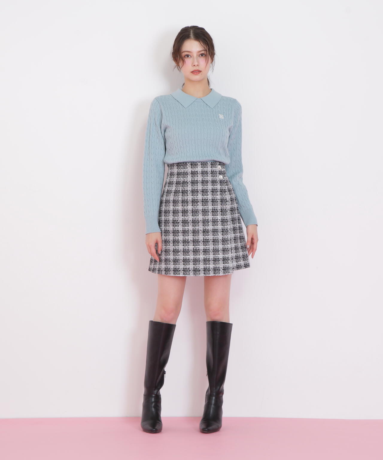 レイヤード衿ケーブルニット