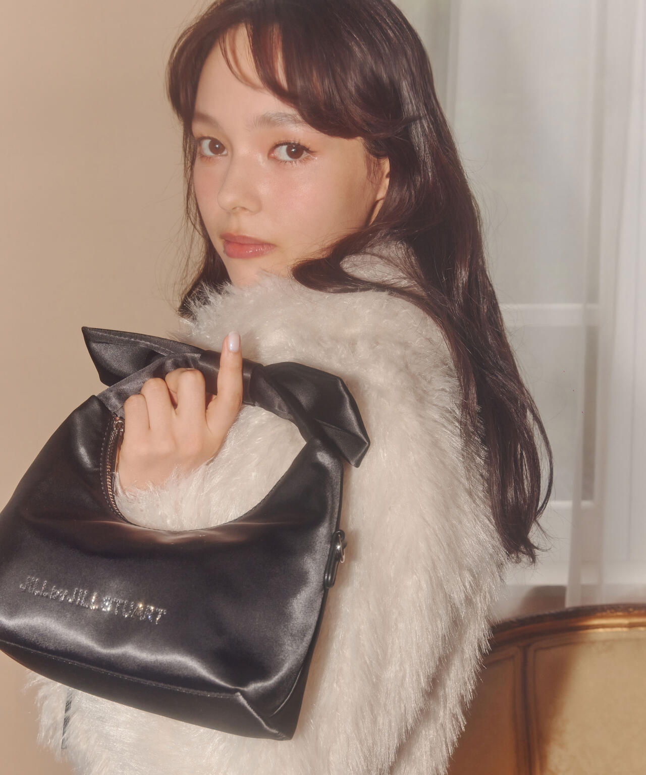 リボンハンドルサテンバッグ