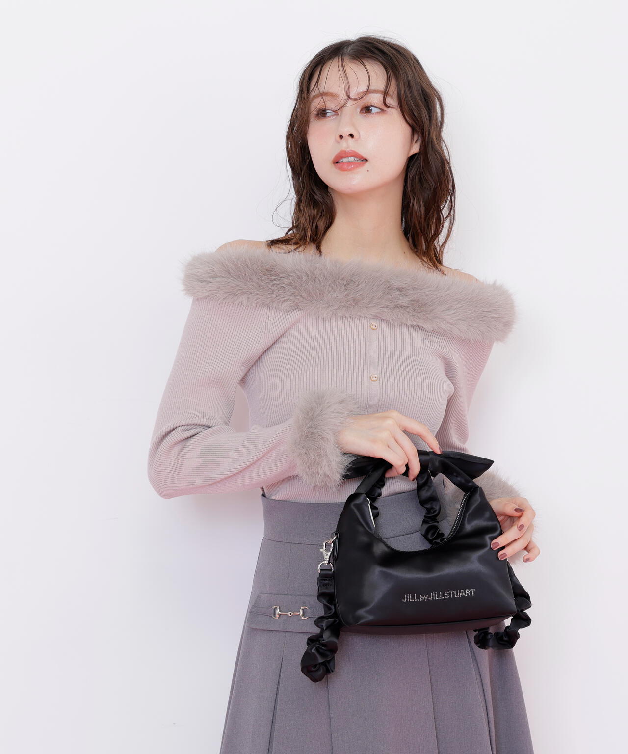 リボンハンドルサテンバッグ