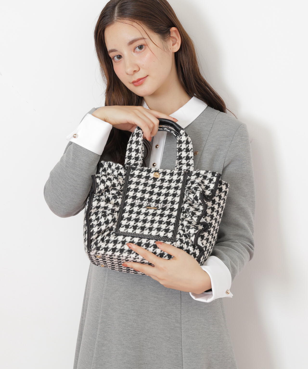 ＜リミテッドファブリック＞フレームフリルトートバッグ