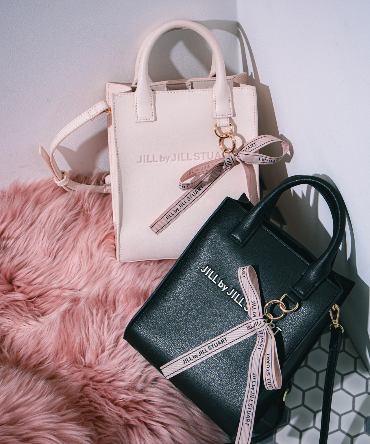 チャーム付きミニトートバッグ