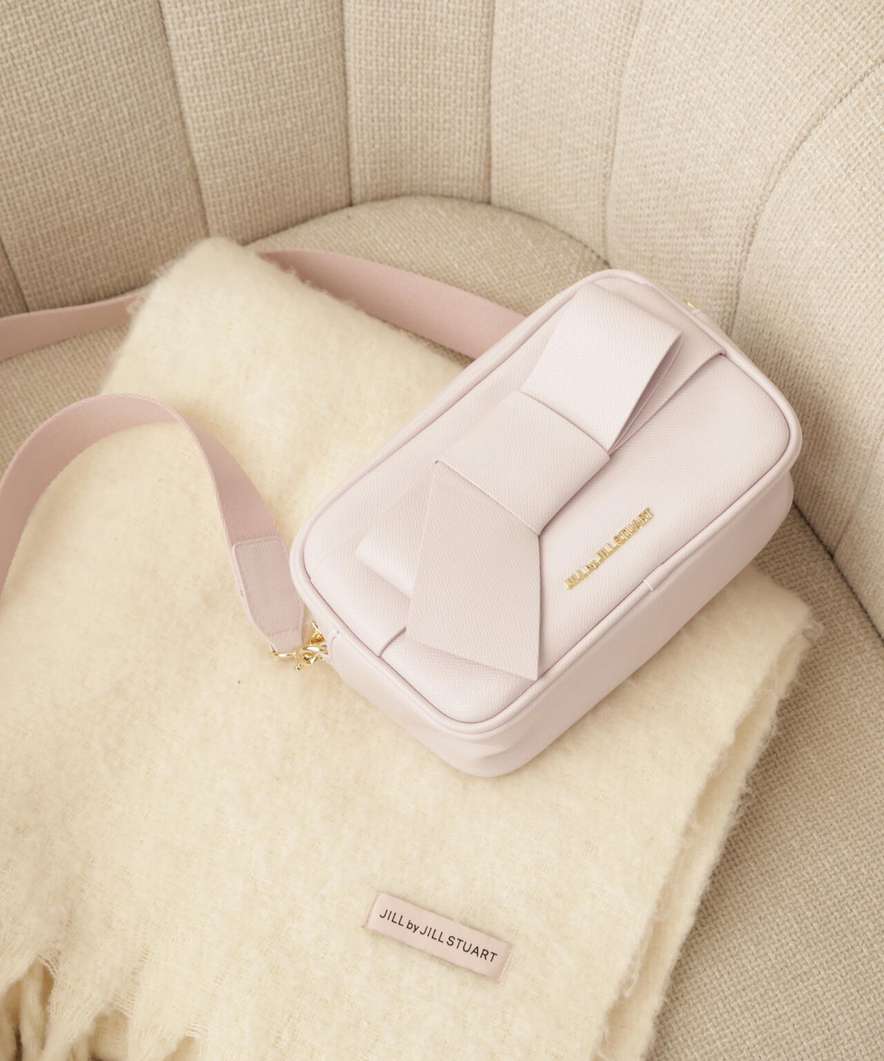 新品　限定　アイボリー　リボン　ポシェット　ジルバイジルスチュアート リボンシリーズ＞スクエアポシェット | JILL by JILL STUART（ジル