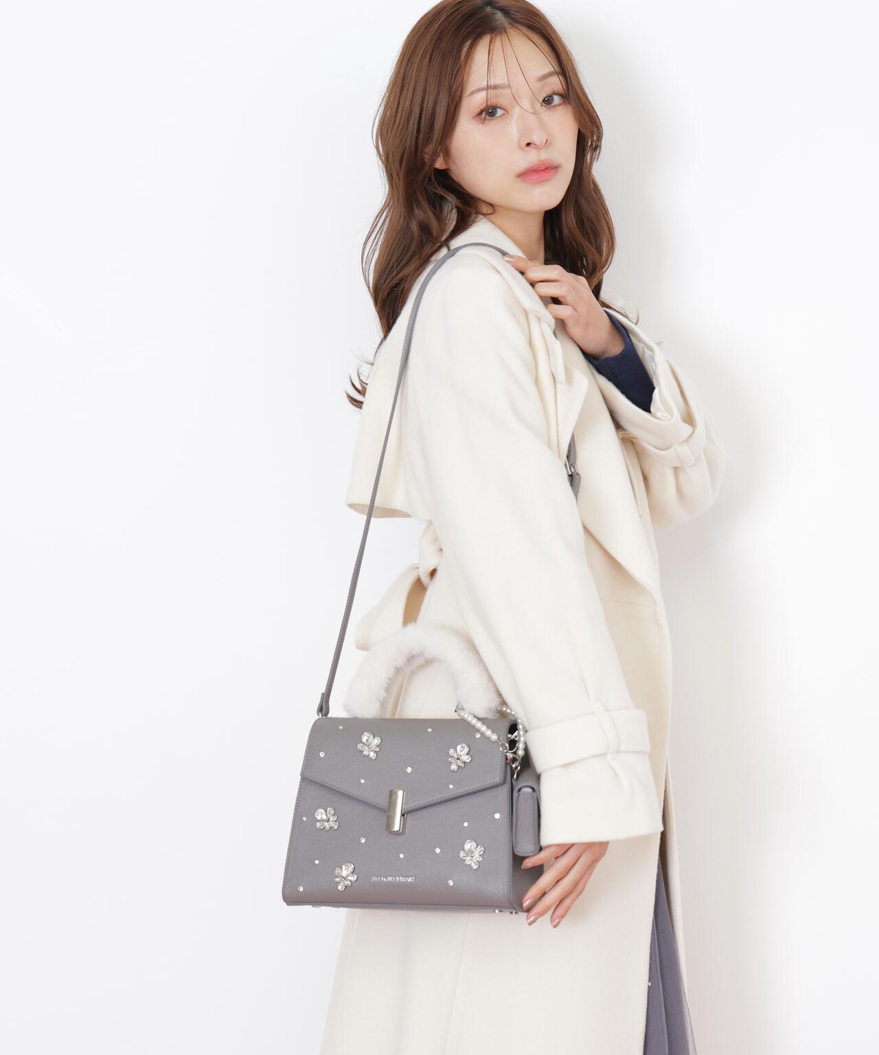 ランダムビジューファーハンドルバッグ