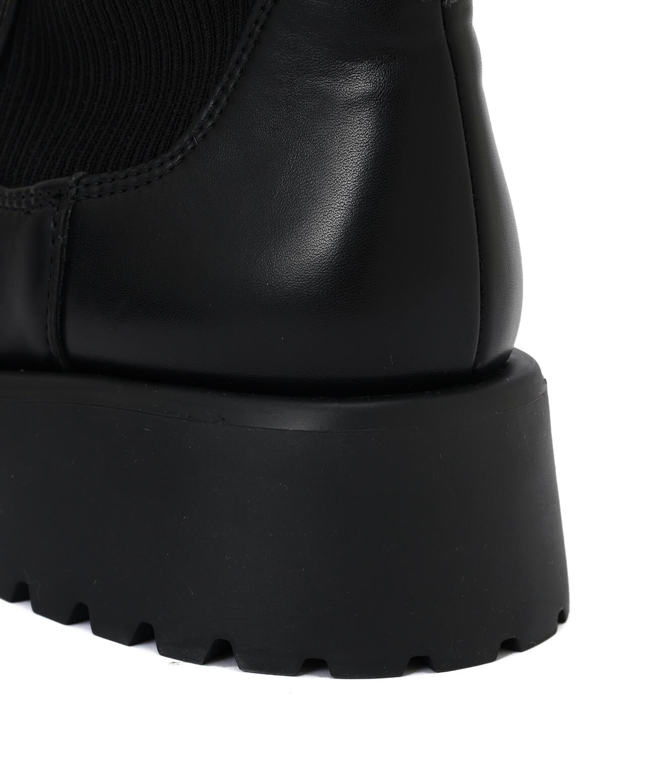 ビジューベルトショートブーツ