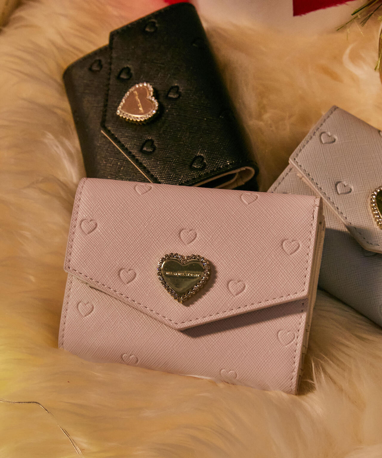 エンボスハートウォレット