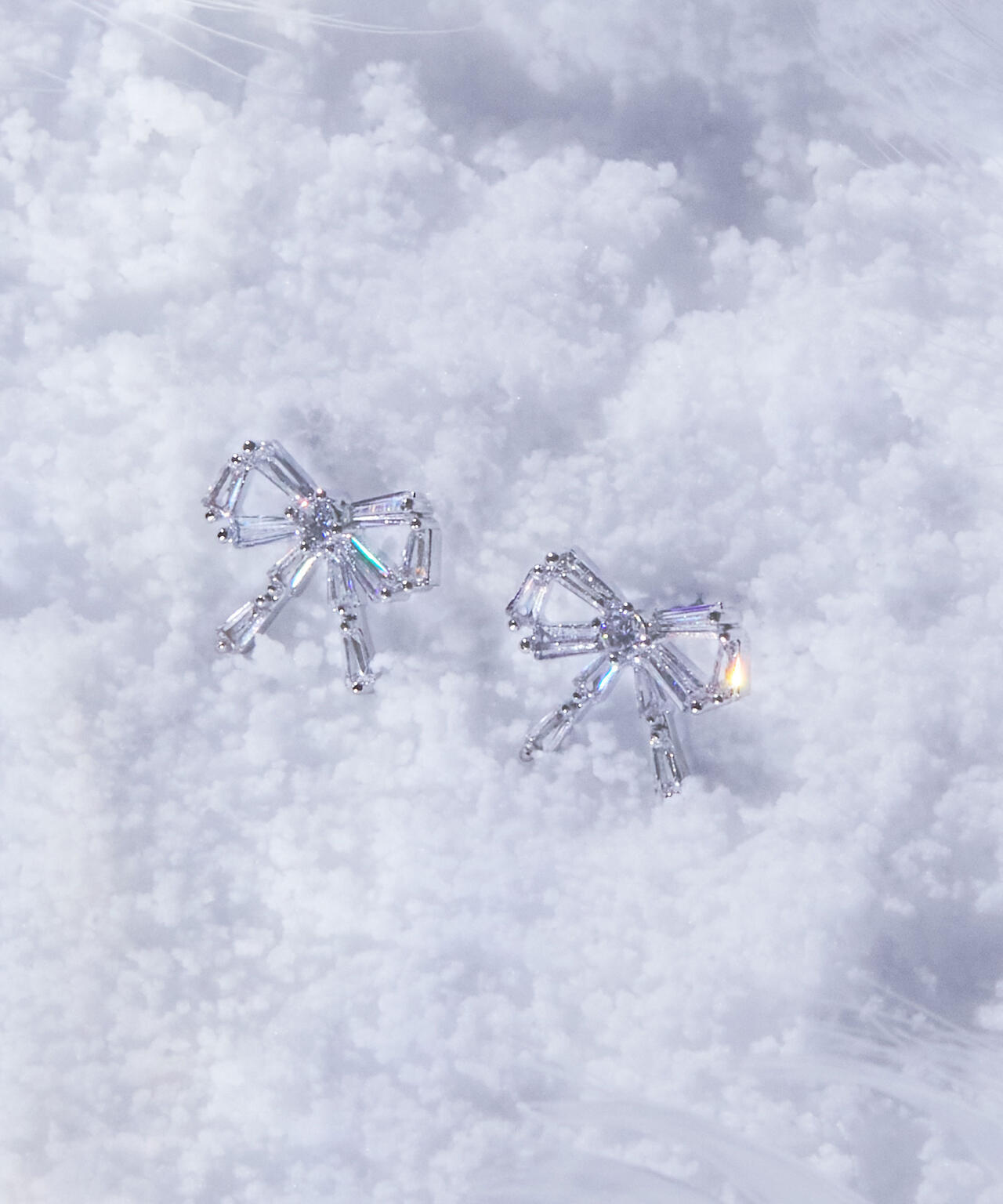 Cubic プチリボンピアス