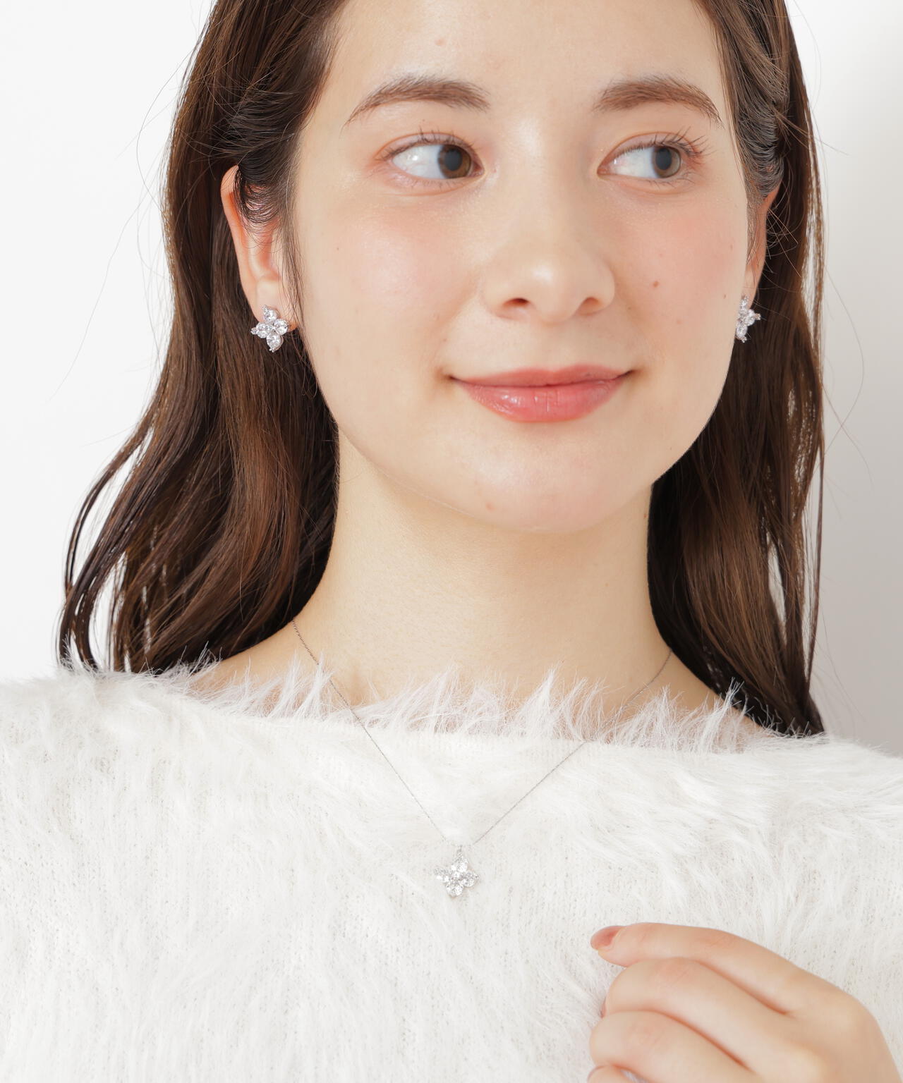 Cubic 大粒クローバーネックレス