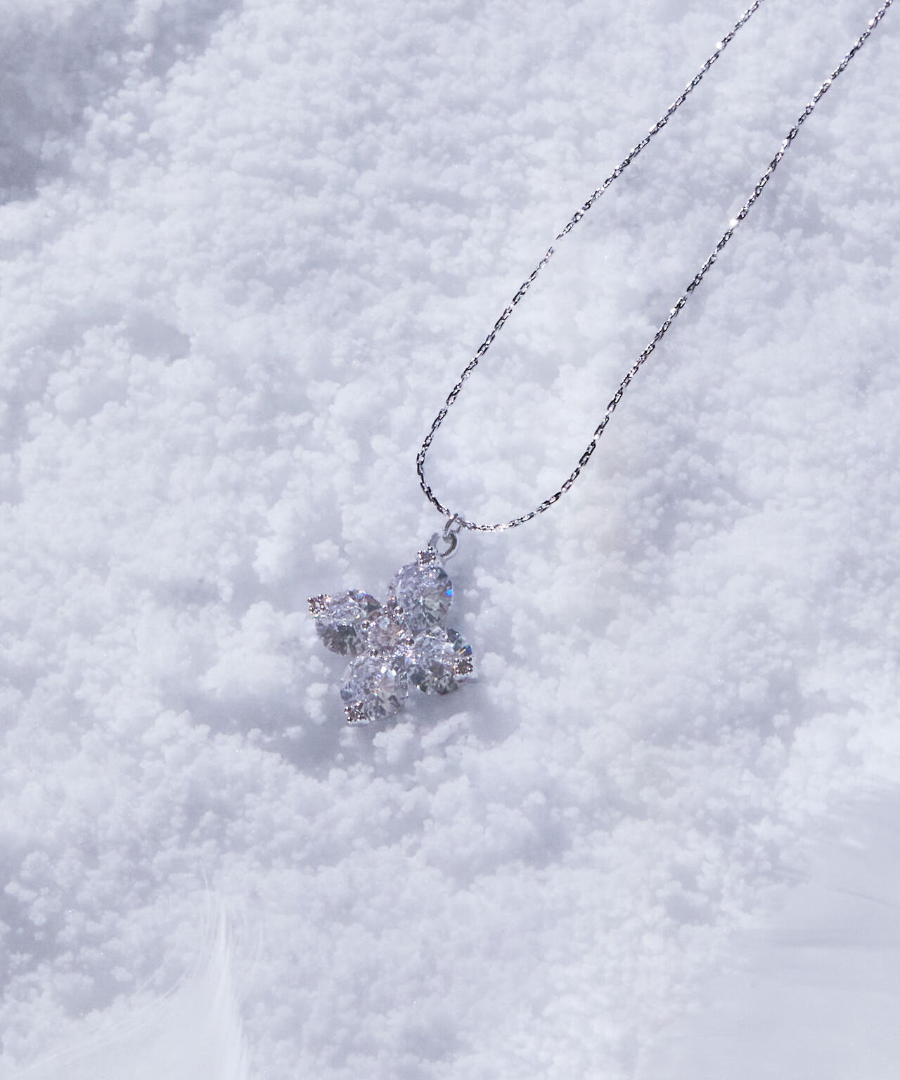 Cubic 大粒クローバーネックレス