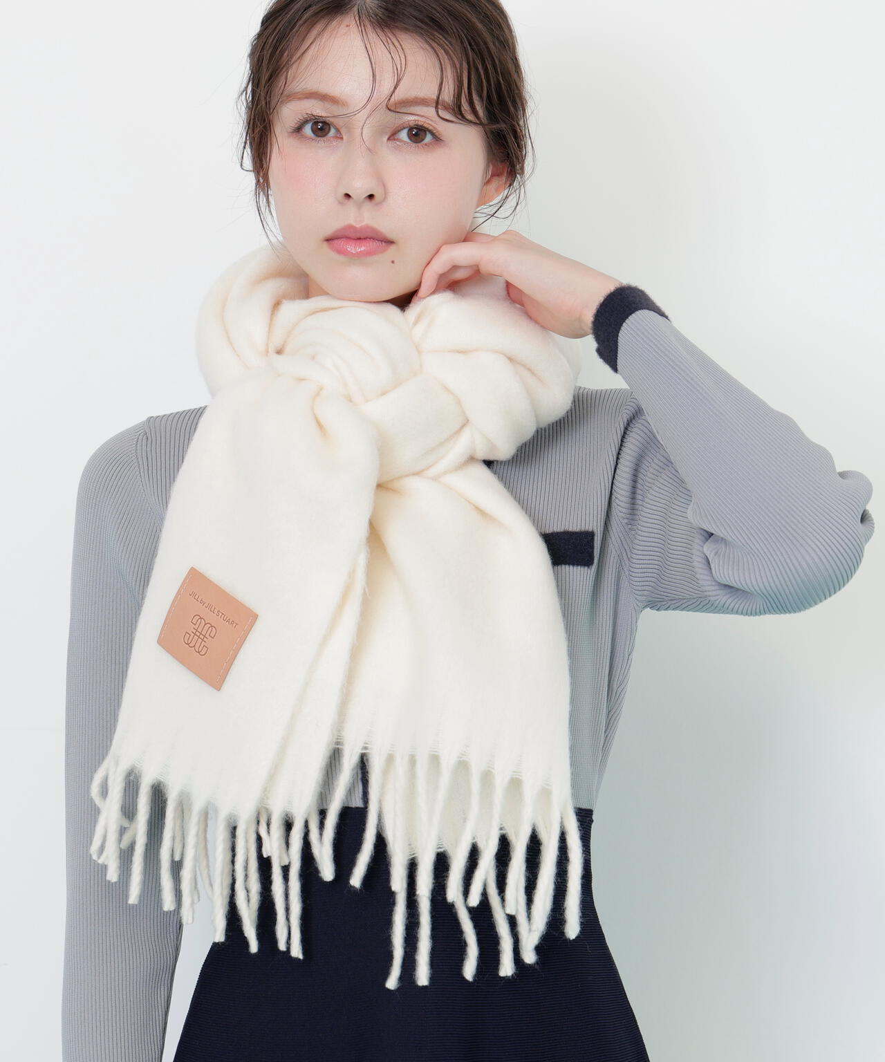 レザータグループヤーンストール