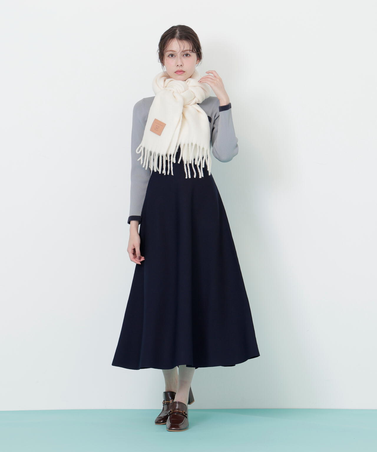 レザータグループヤーンストール