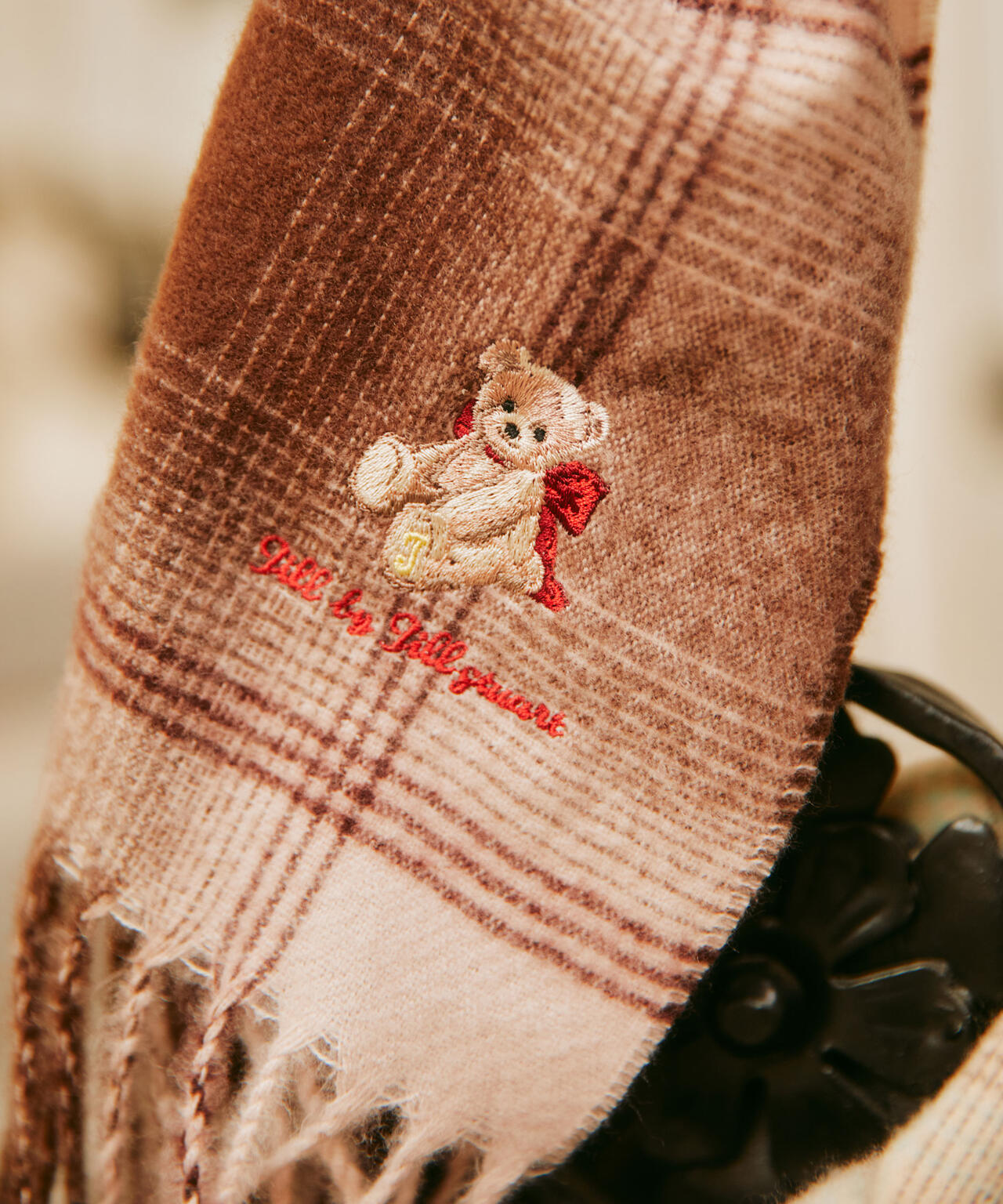 ＜BEARシリーズ＞Holidayベア刺繍チェックストール