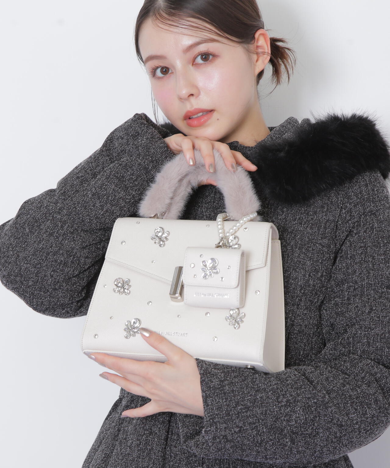 ランダムビジューミニバッグポーチ | JILL by JILL STUART（ジル バイ