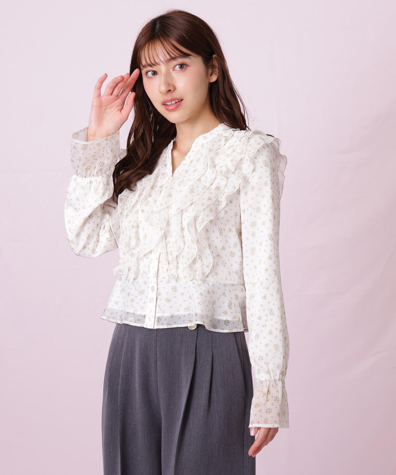 小花プリントフリルブラウス