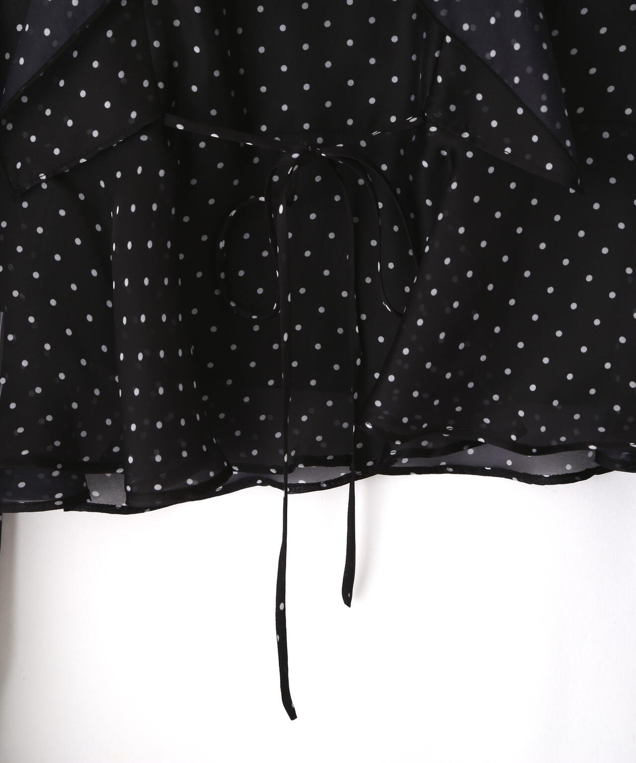 プリーツフリルブラウス