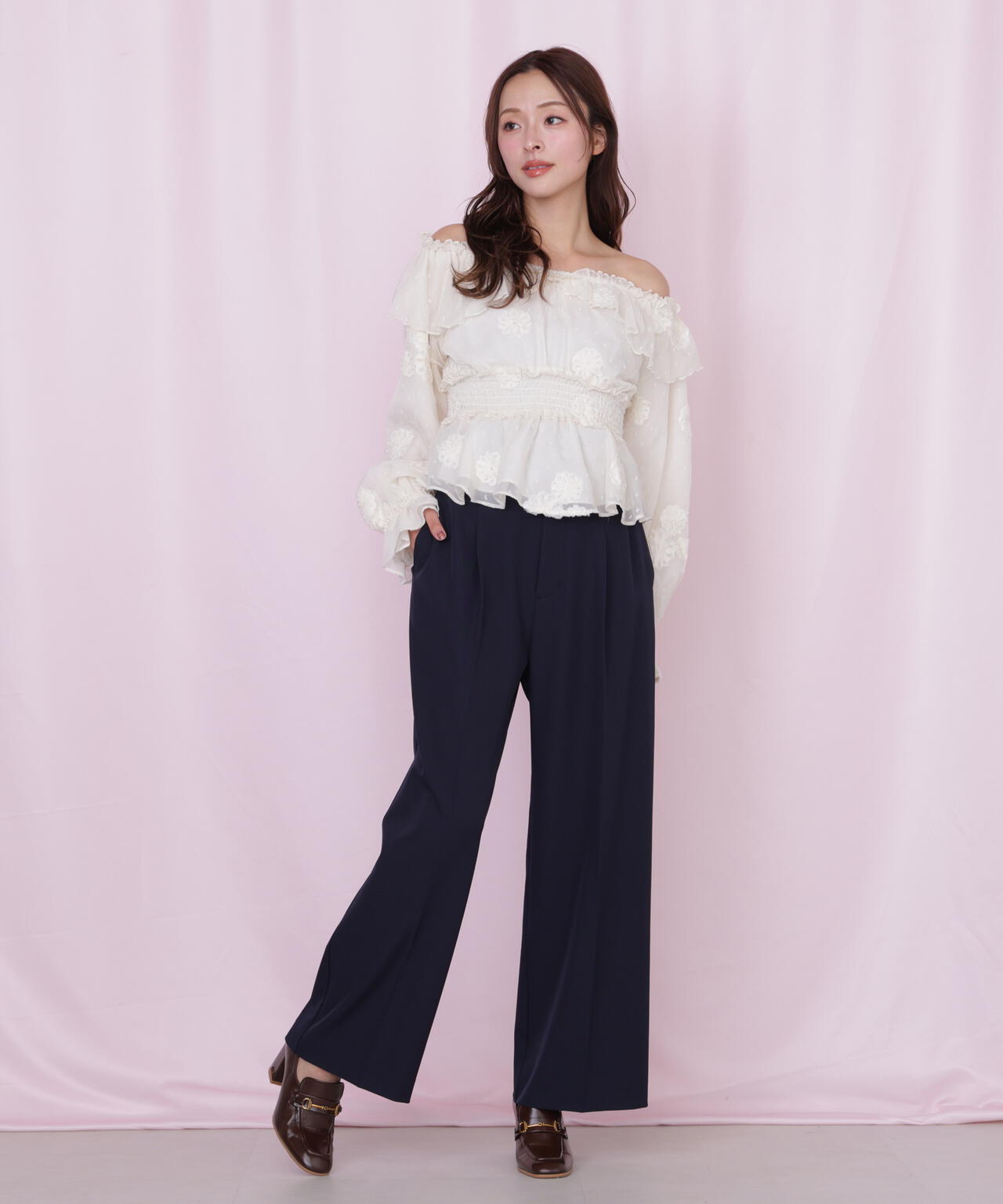 2way立体レースブラウス