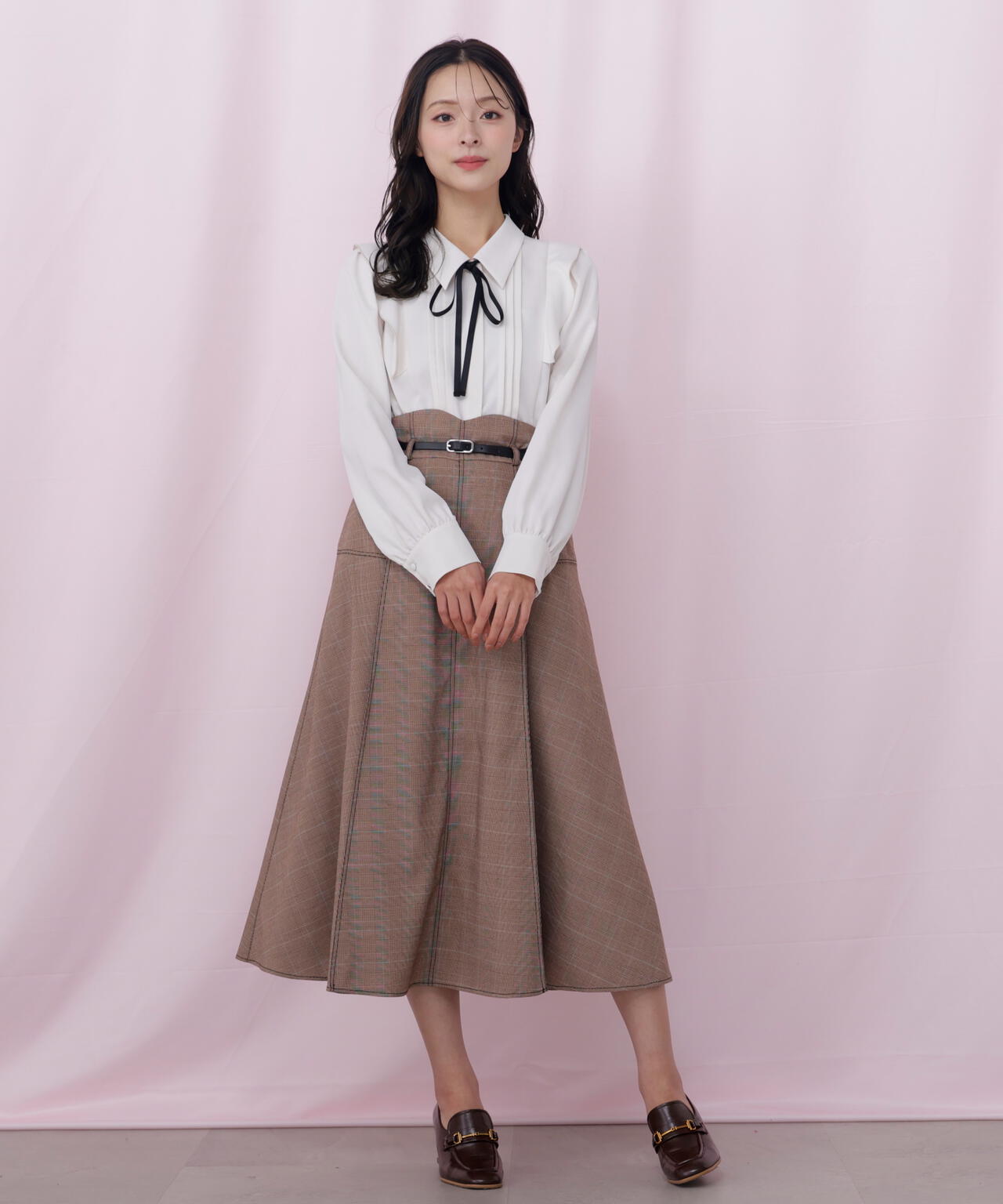 リボン付きピンタックブラウス