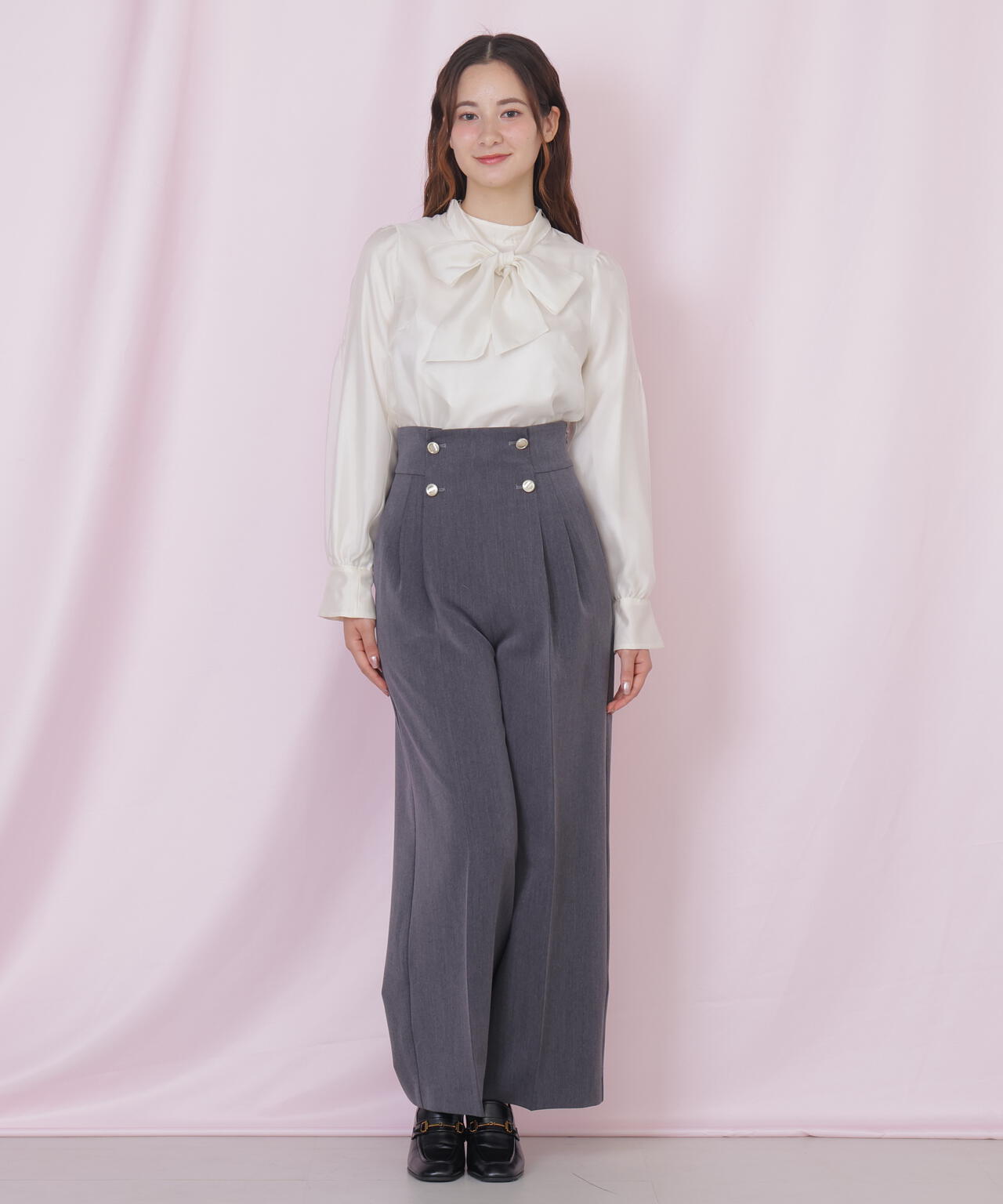 袖タックシアーボウタイブラウス