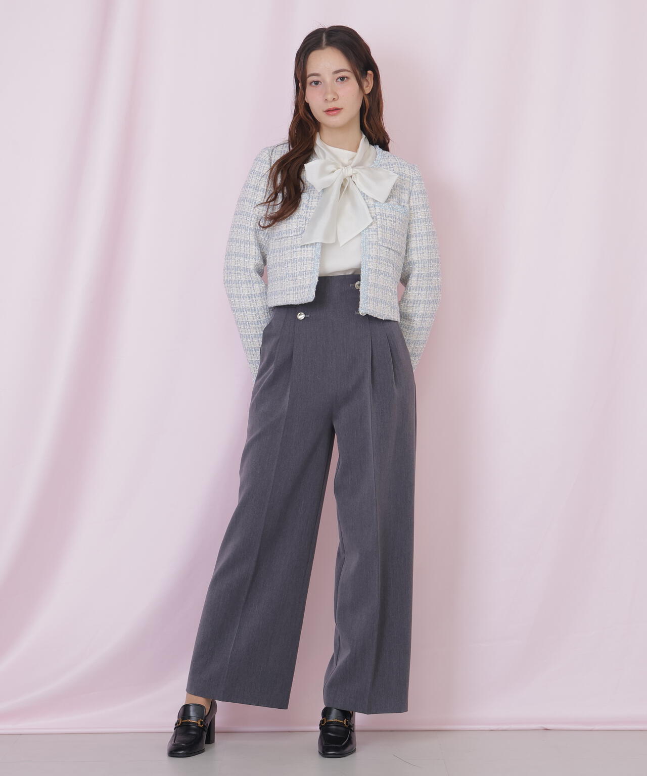 袖タックシアーボウタイブラウス