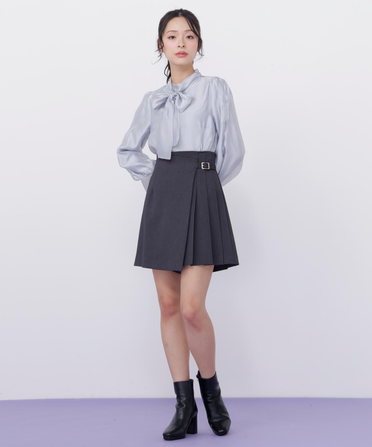 袖タックシアーボウタイブラウス