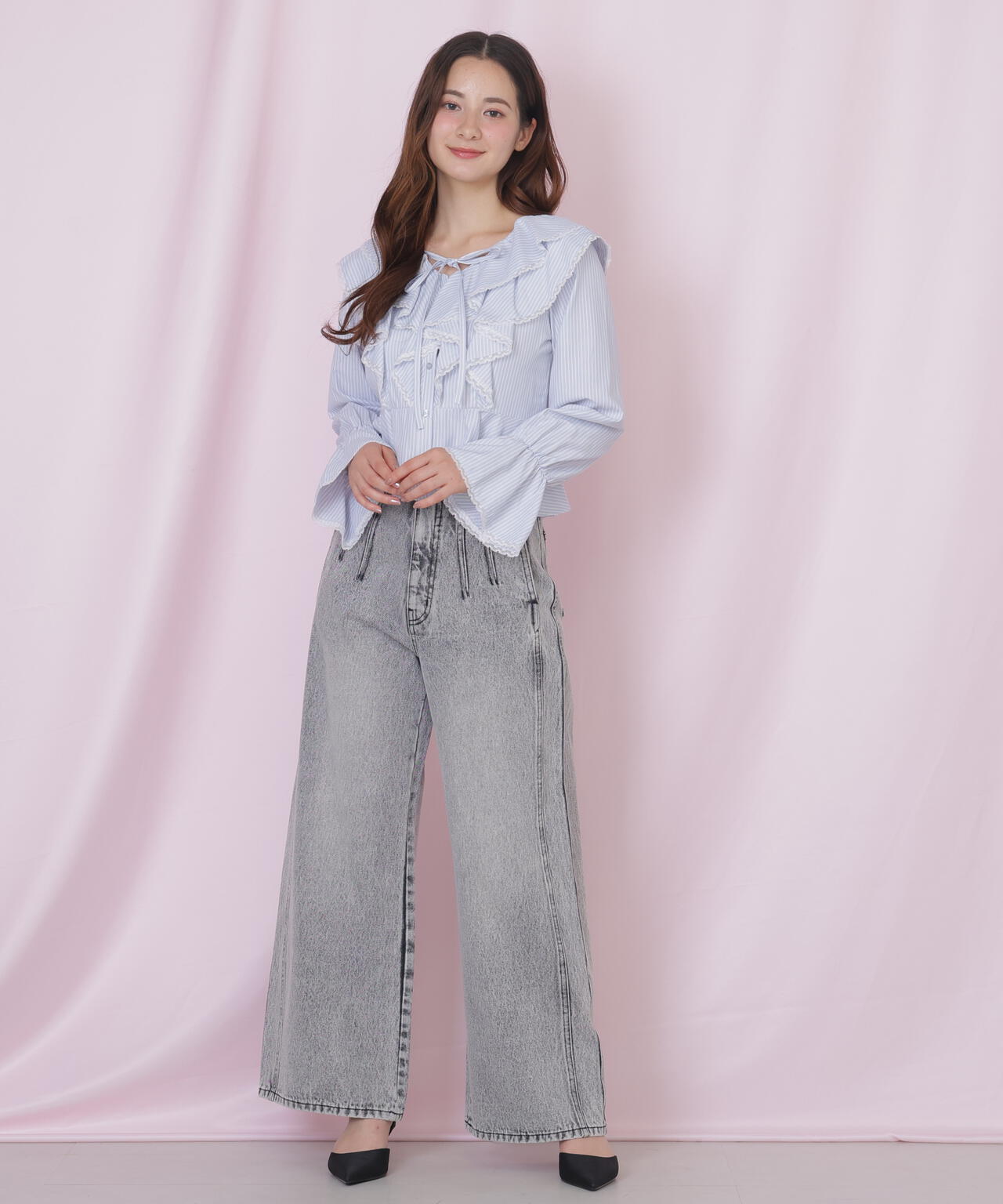 レーストリムラッフルブラウス