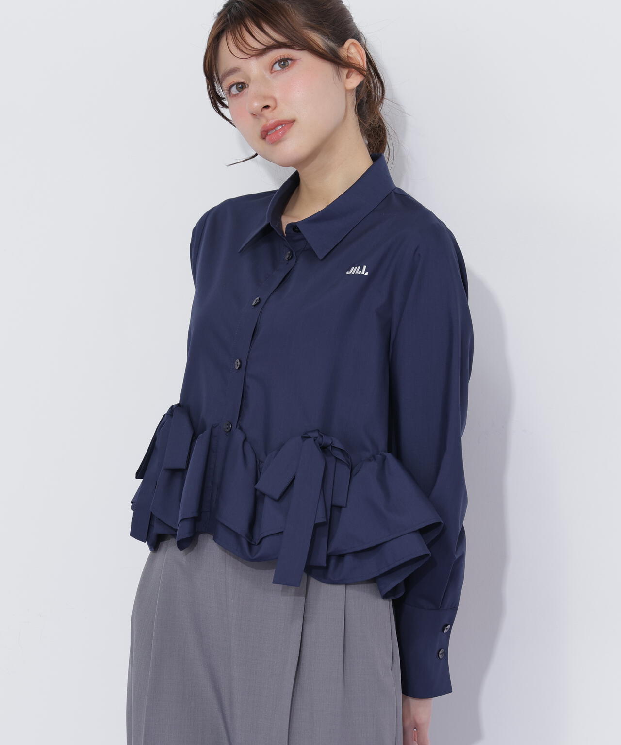 フリルヘムショートブラウス