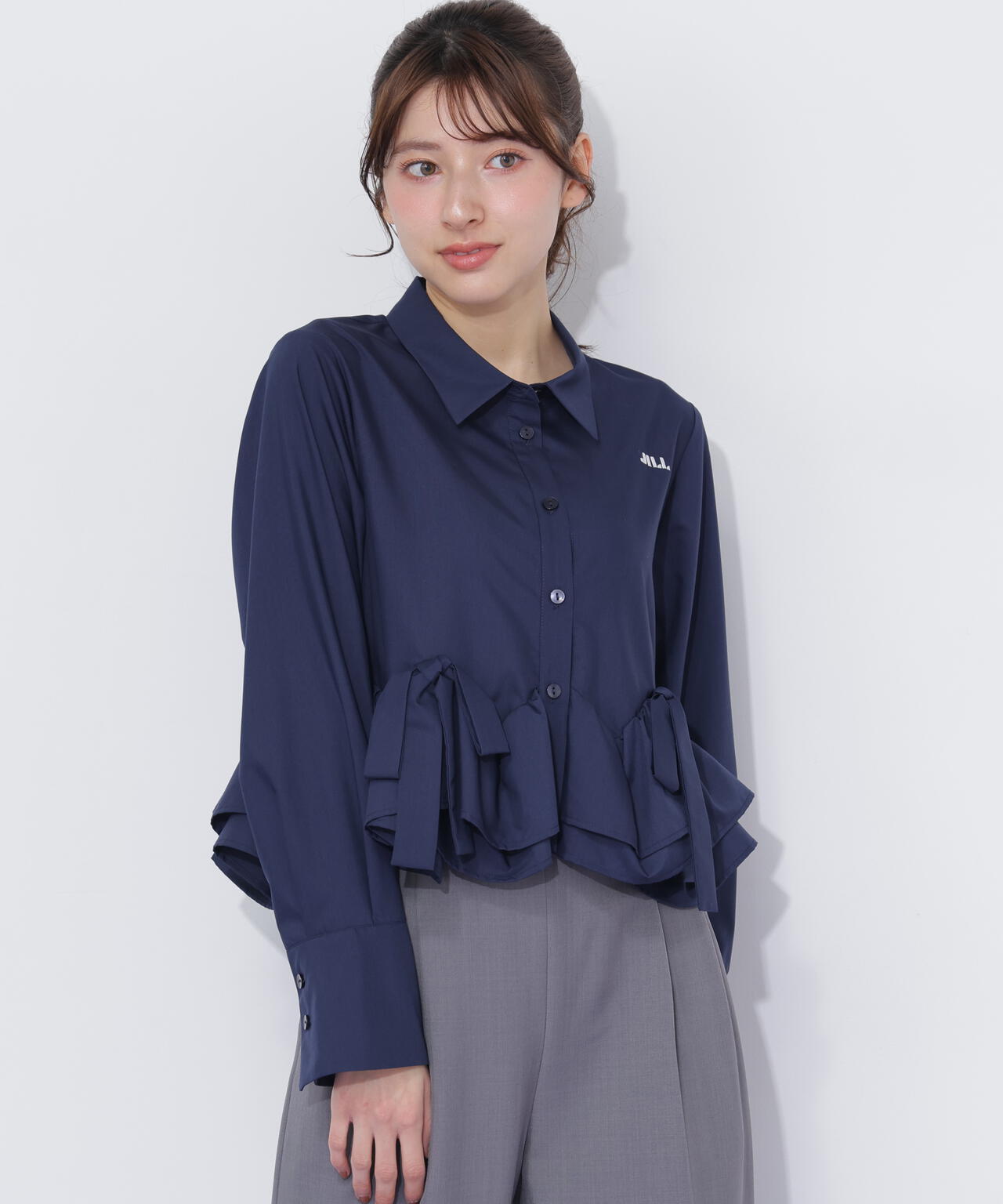 フリルヘムショートブラウス