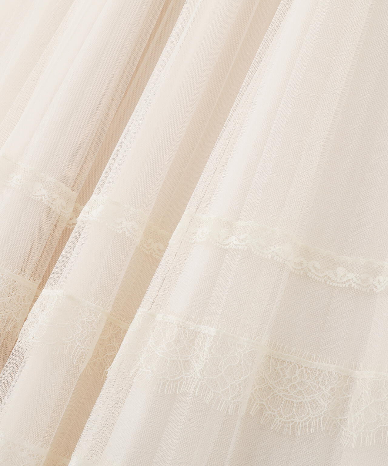 ヘムレースプリーツチュールスカート