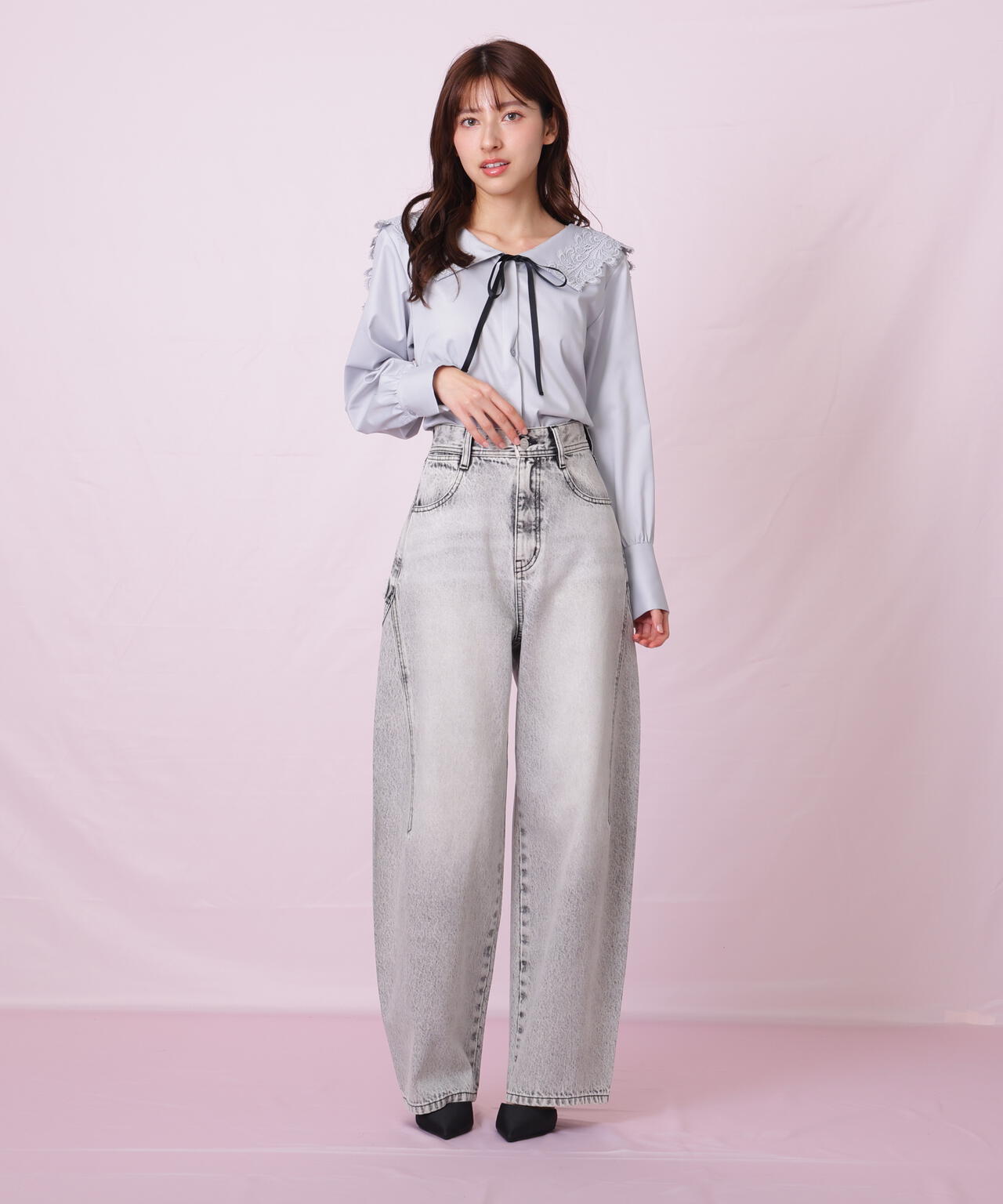 リボン加工カーブパネルデニムパンツ