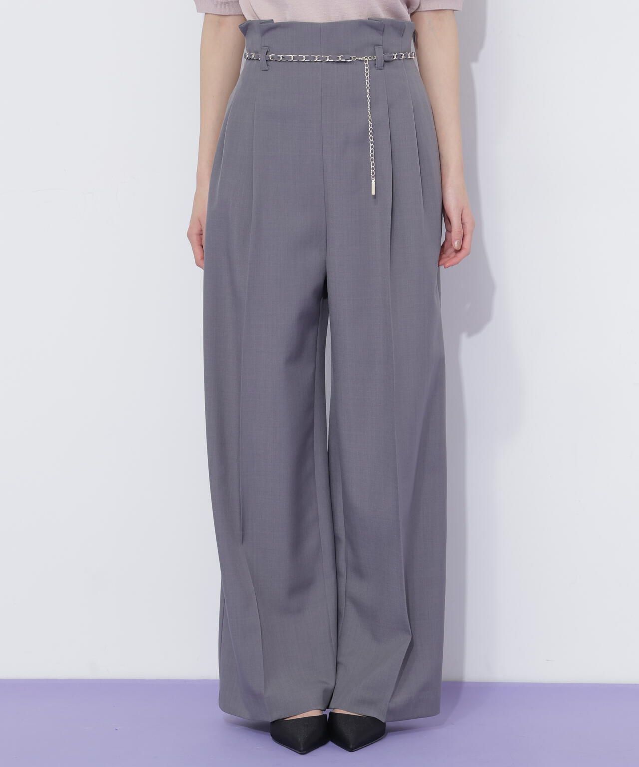 チェーンベルトタックワイドパンツ
