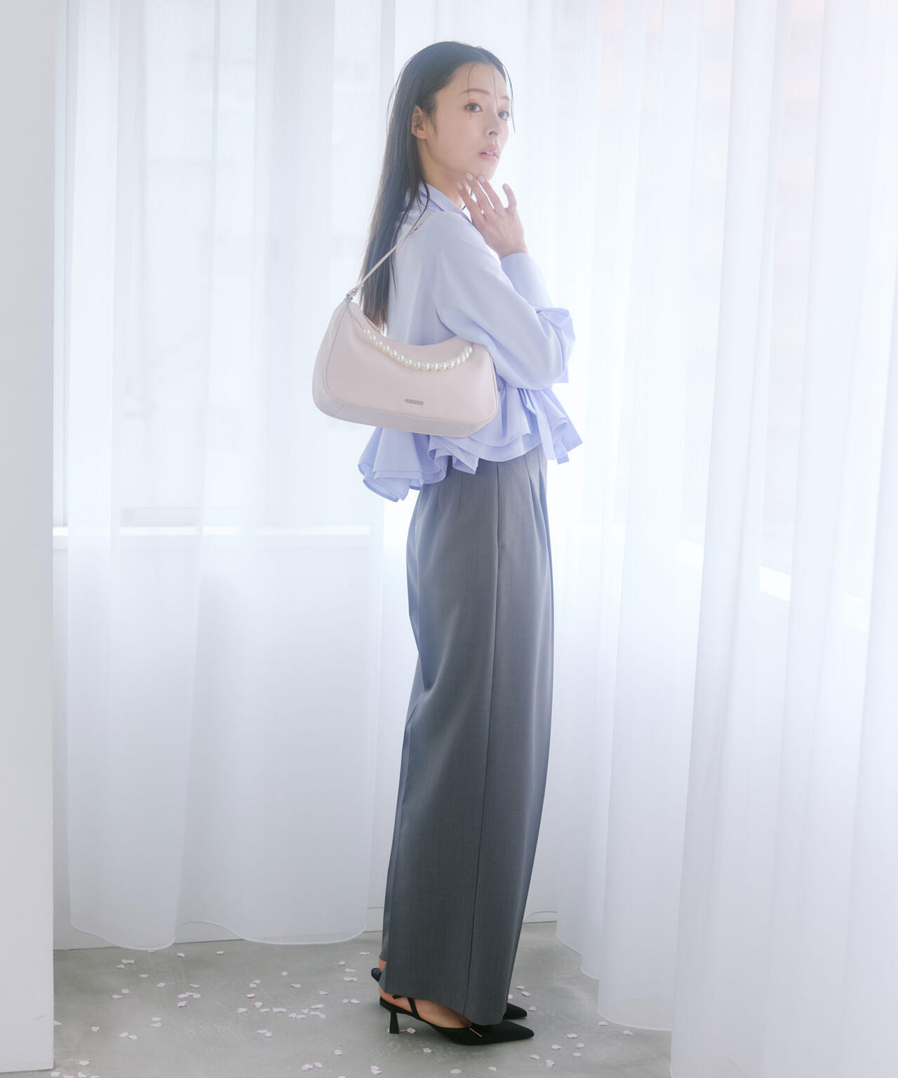 チェーンベルトタックワイドパンツ