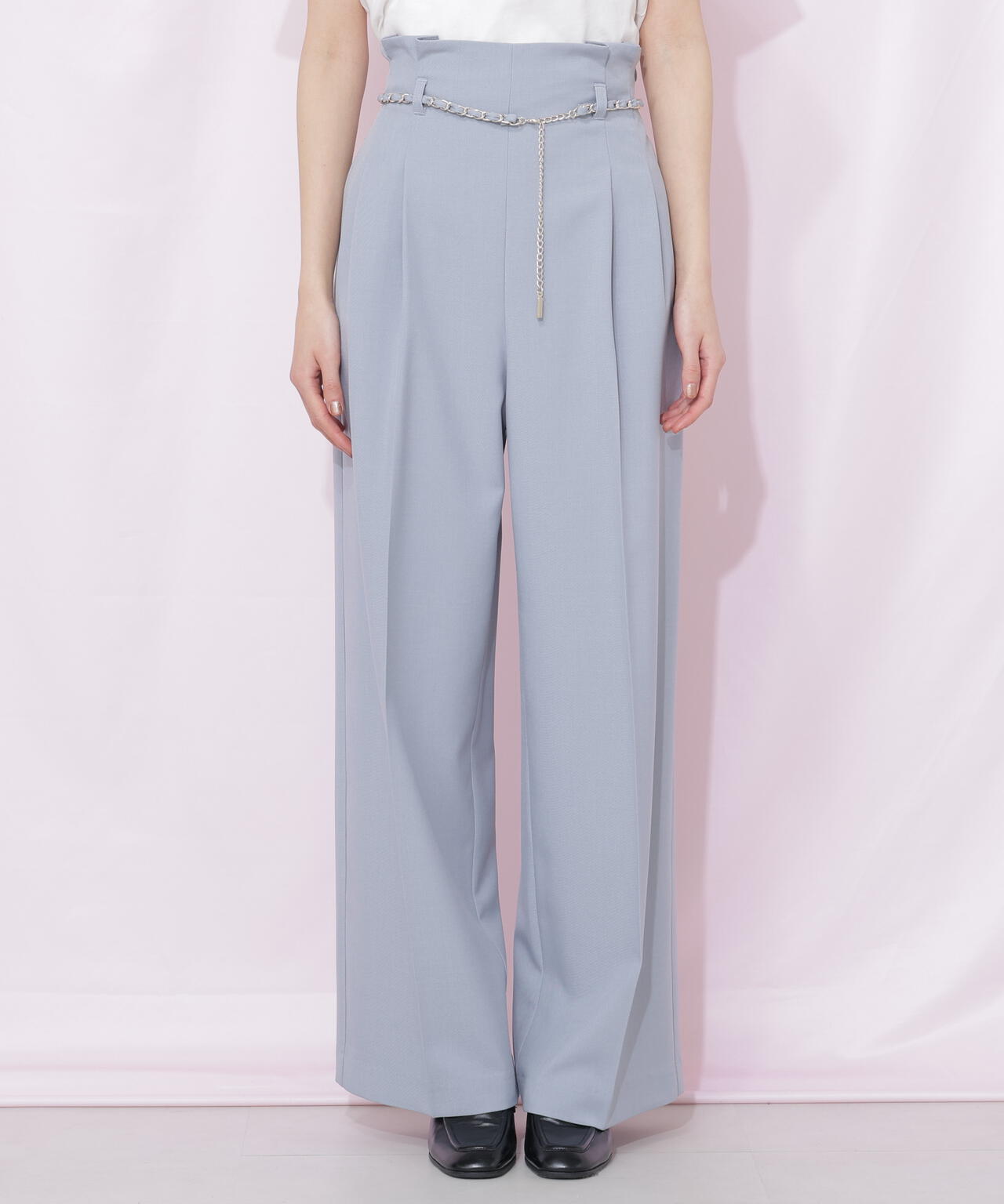 チェーンベルトタックワイドパンツ
