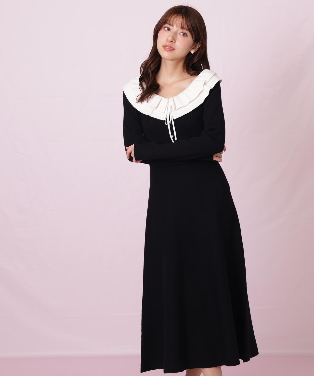 フリル襟バイカラーニットワンピース