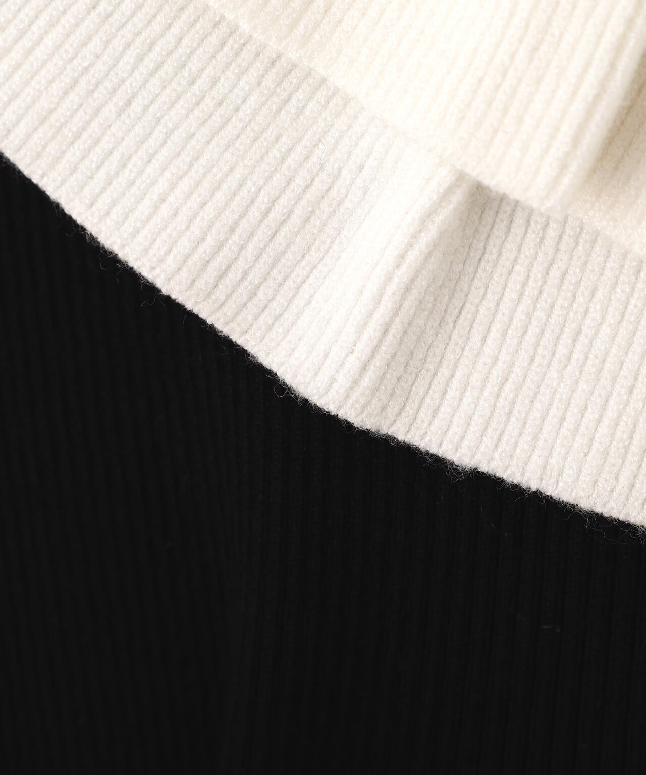 フリル襟バイカラーニットワンピース