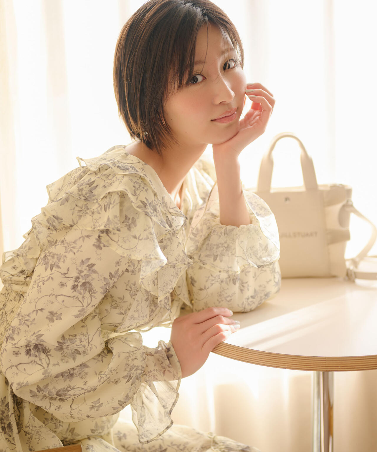 花柄ボリュームフリルワンピース