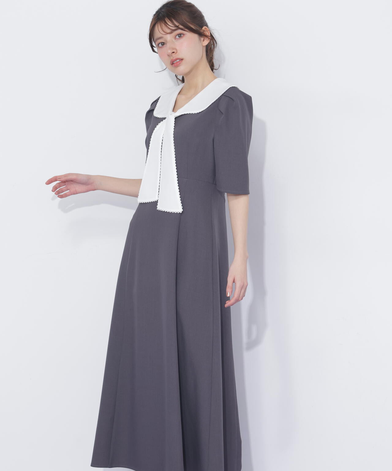 ✳︎新品タグ付き✳︎ JILL by JILL STUART襟付きワンピースMグレー JILL by JILL STUART（ジルバイジルスチュアート）の「◇レイヤード風