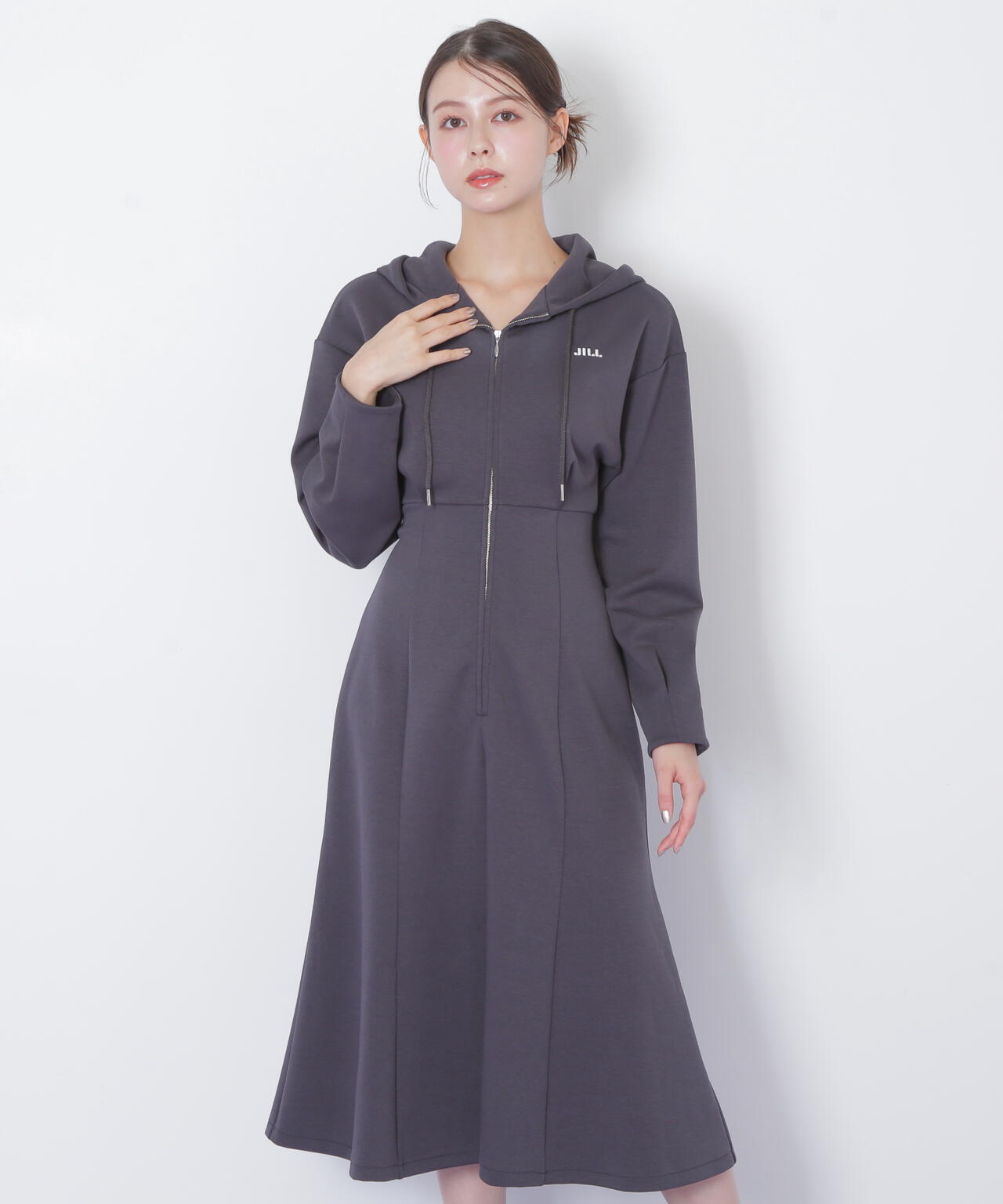 JILL by JILL STUART ロングワンピース 数時間のみ使用 ダイバーフーディーロングワンピース | JILL by JILL STUART（ジル