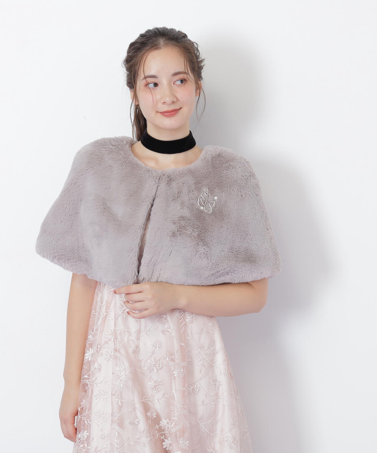 ＜ｍｉｋｕさんコラボ＞フェイクファーケープ