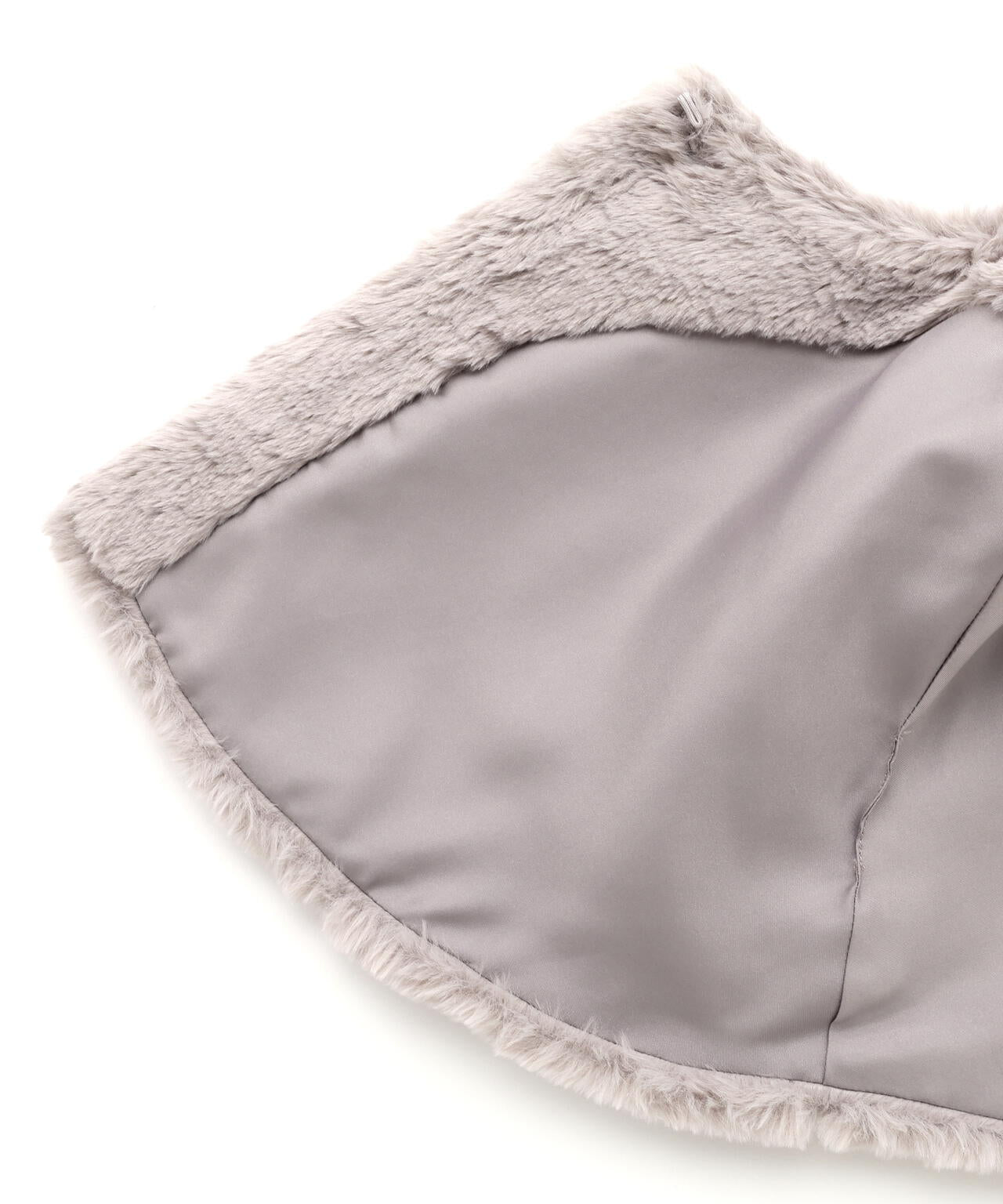 ＜ｍｉｋｕさんコラボ＞フェイクファーケープ