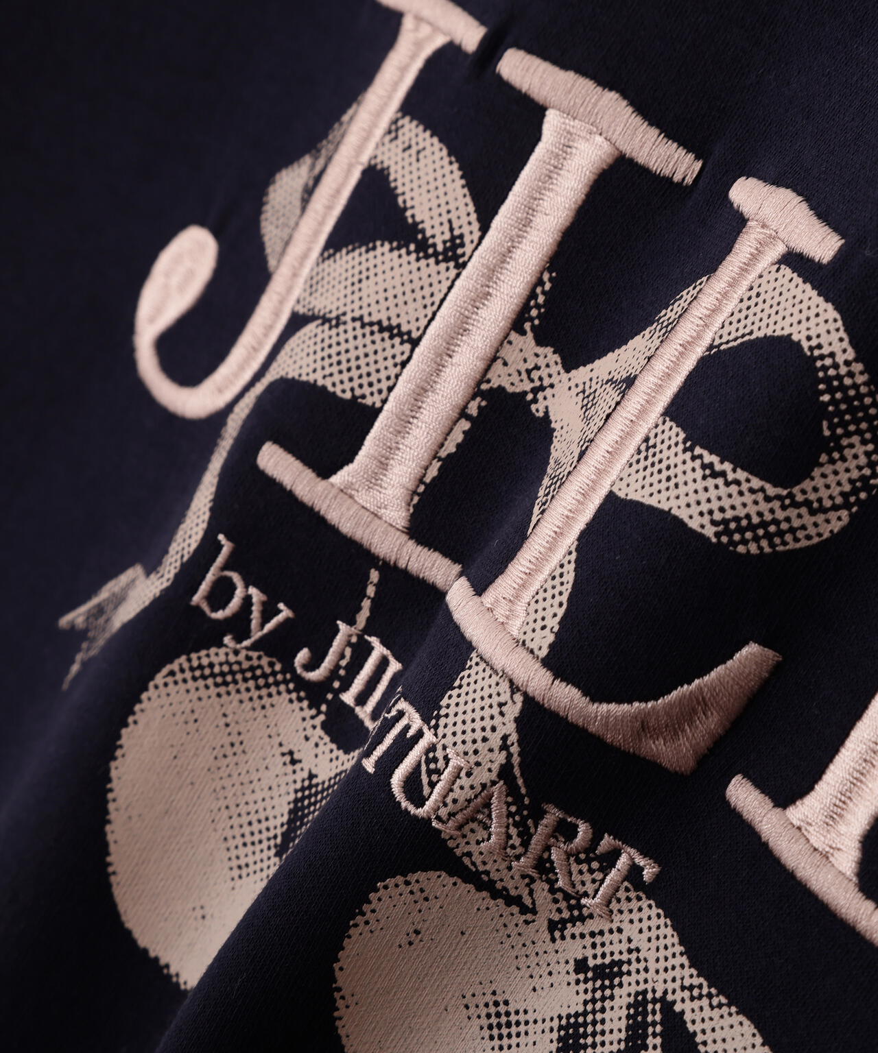 【シェリル】ロゴスウェット・ハイライズエコデニム チェリーロゴスウェット | JILL by JILL STUART（ジル バイ ジル