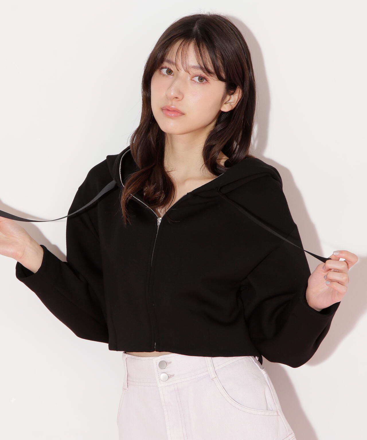 ダイバー素材ショート丈フーディ