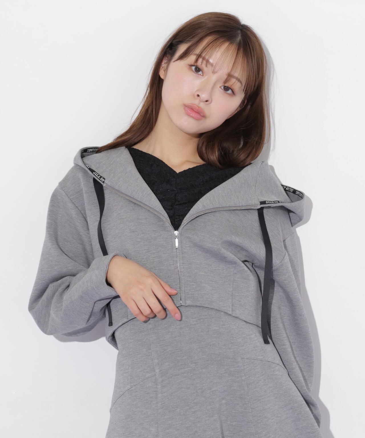 ダイバー素材ショート丈フーディ