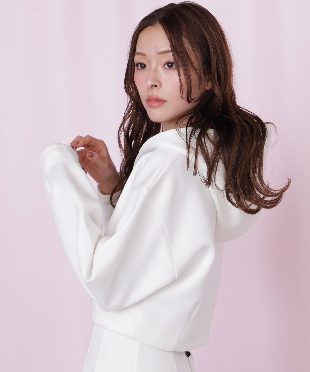 ダイバー素材ショート丈フーディ