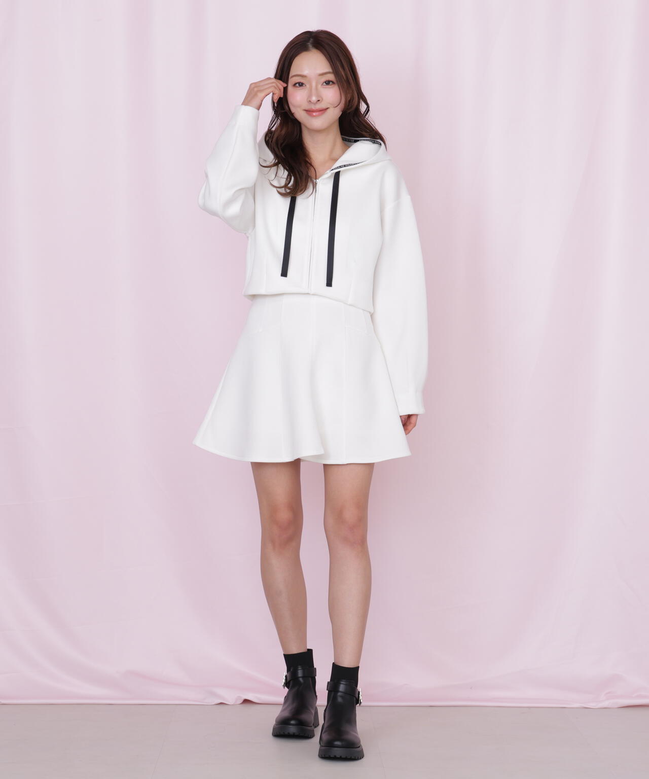 ダイバー素材ショート丈フーディ