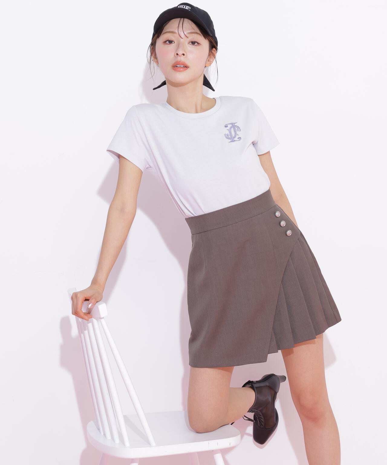 クロスJモチーフ刺繍ロゴTシャツ