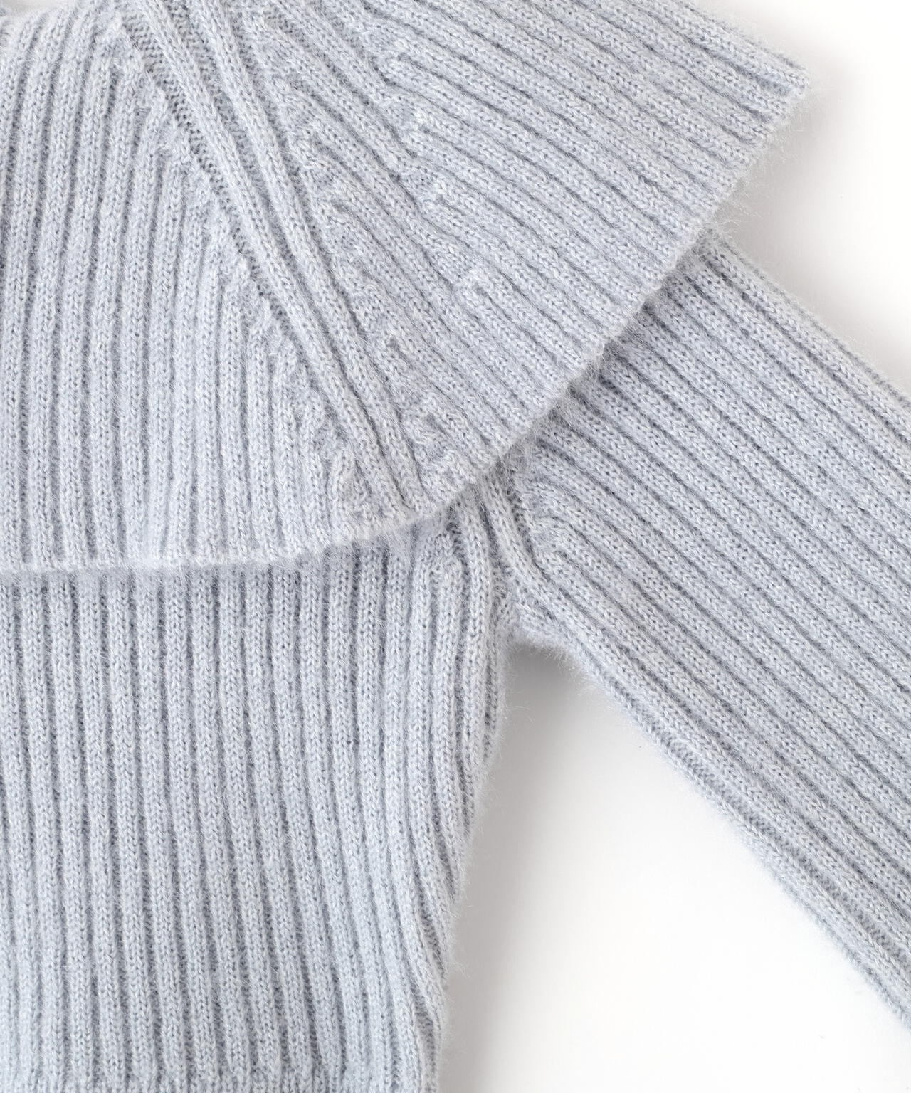 ふわふわケープニット