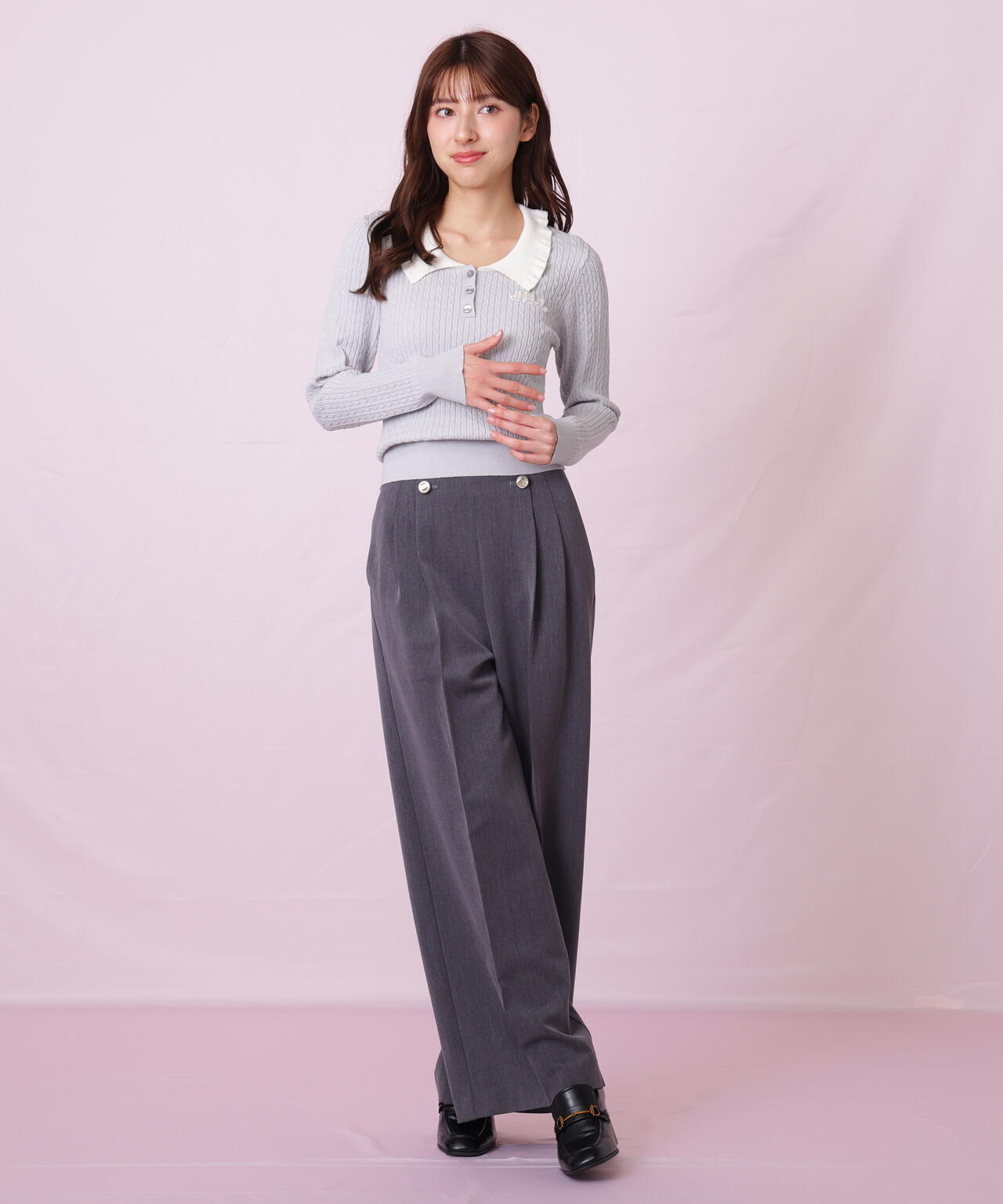 ビジューロゴケーブルニット