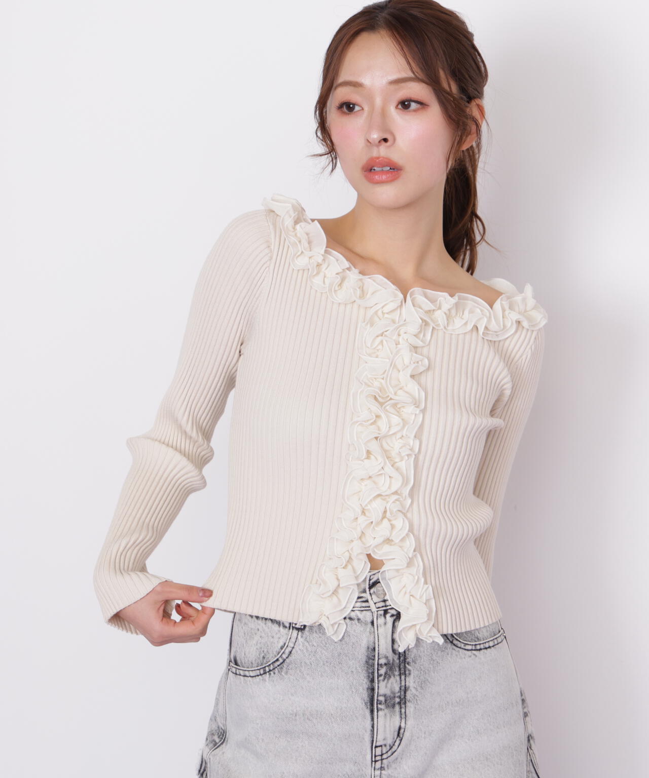 フリルトリムニット