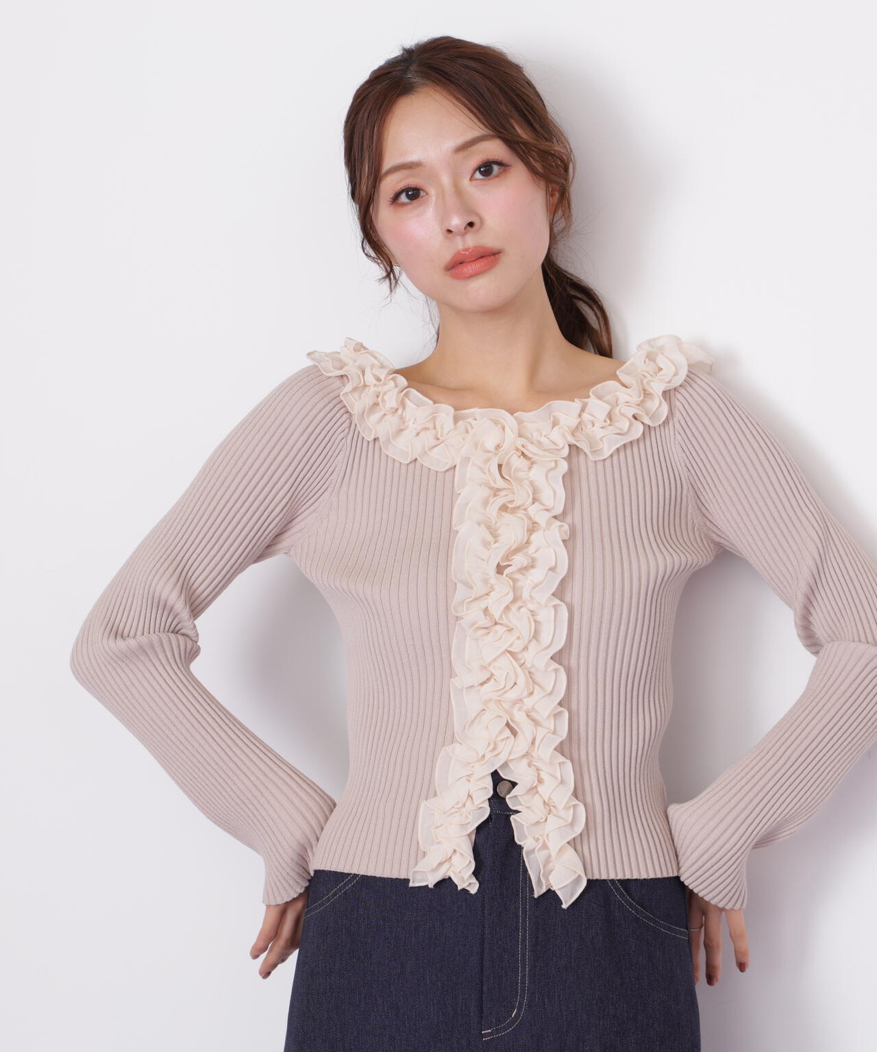 フリルトリムニット