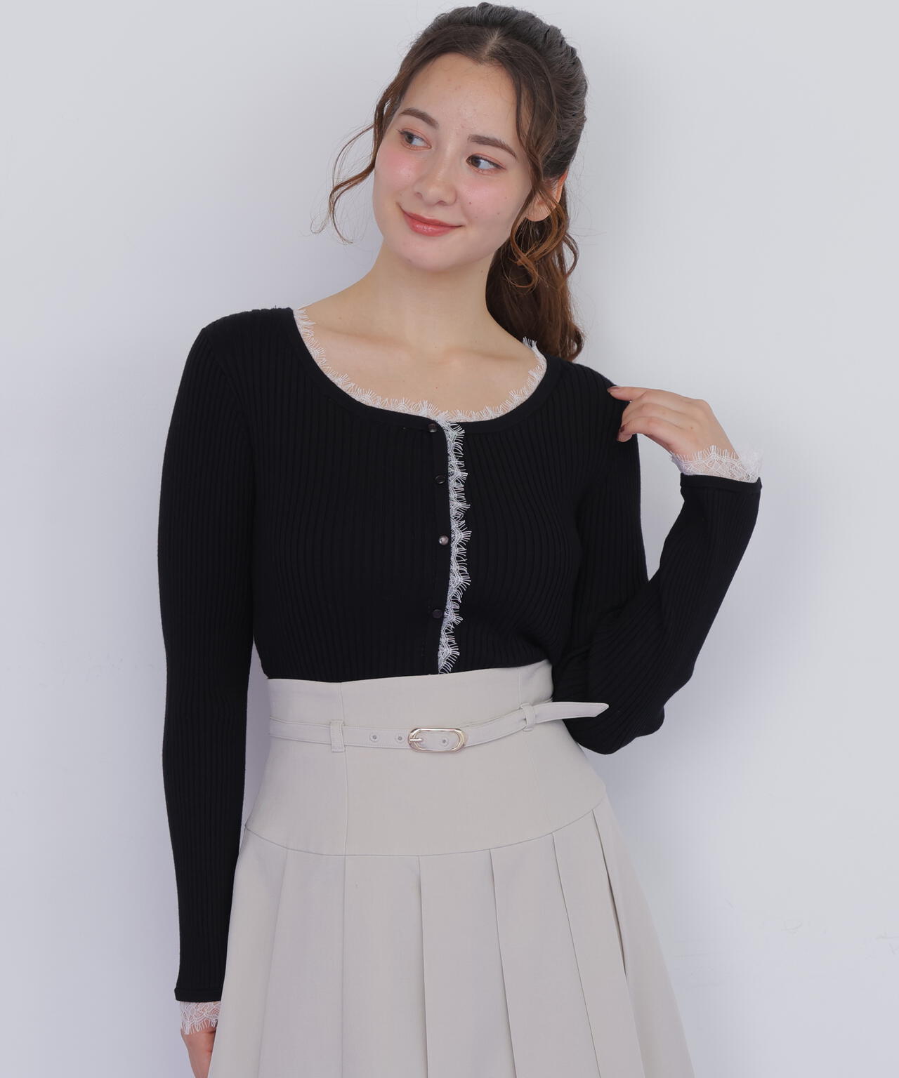 レーストリミングリブニット